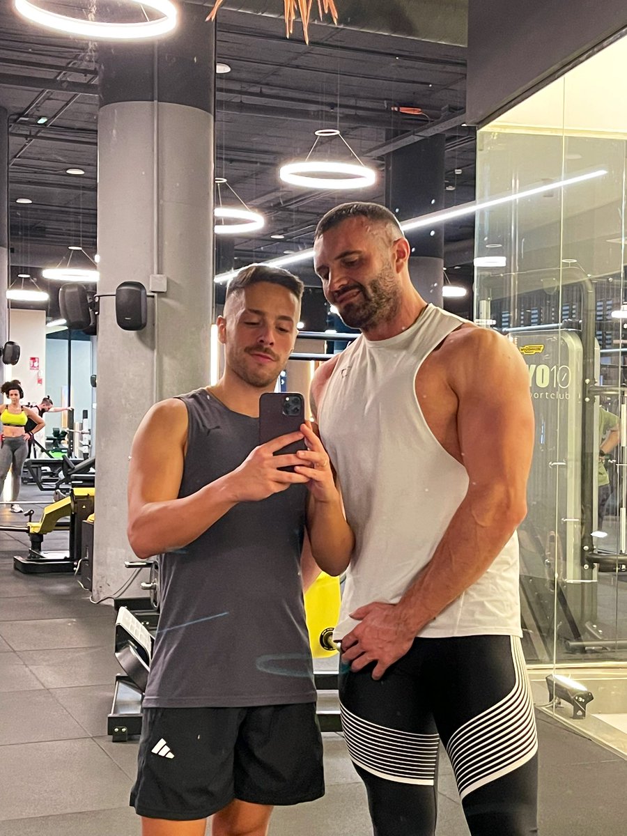 BasqueSurfer_'s tweet image. Aisssss😍😍😍 ….que suerte he tenido de encontrarte….y el ligas menos inesperado, en el momento  que menos lo busca vas y apareces con tus ojitos color miel….por fin  mi 1/2🟠 @pradamarfa1837