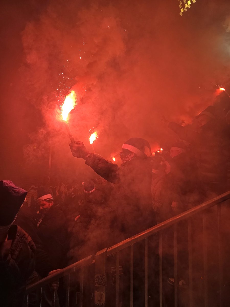 Glædelig Miraklet i Madrid dag 🤩🤩🤩og så lige 3 Point iaftes <a href="/Odense_Boldklub/">Odense Boldklub</a>