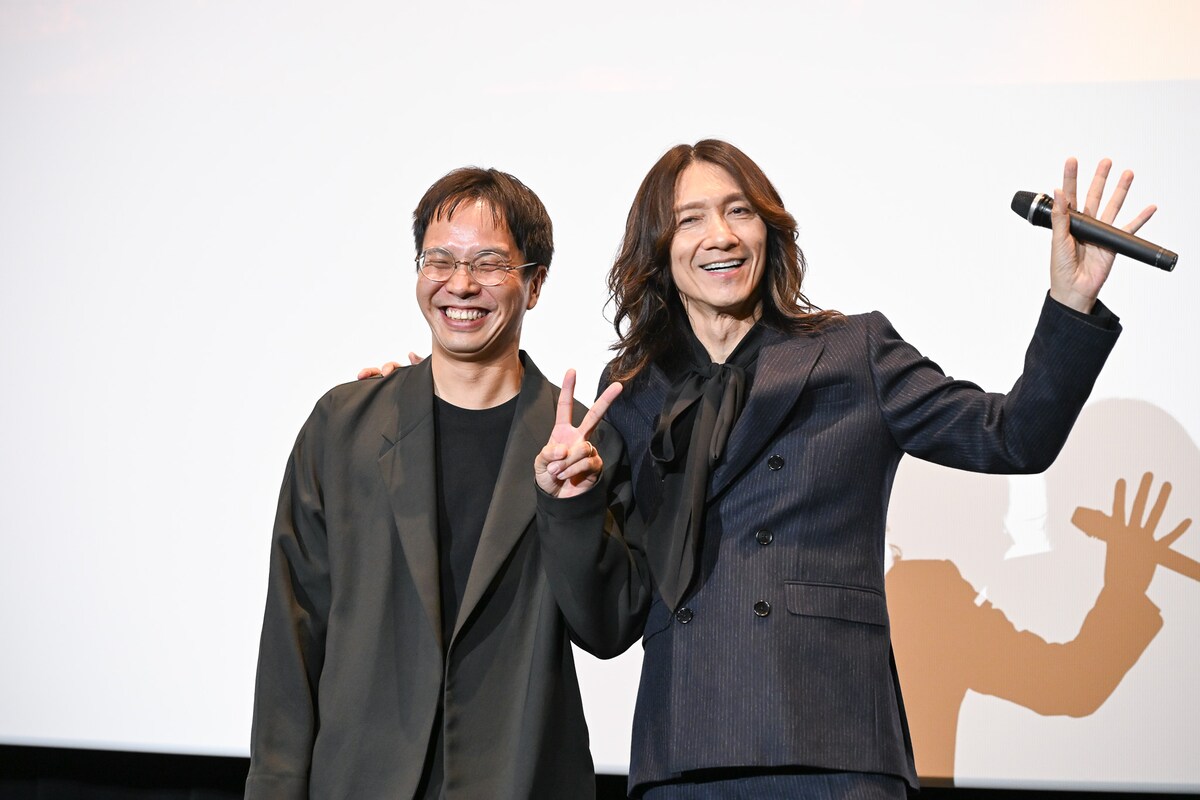 natalie_mu's tweet photo. 吉井和哉、ドキュメンタリー舞台挨拶で“みらい”を思う「ここからの本編が楽しみ」（写真9枚）
https://t.co/neYZCm8anr

#吉井和哉 #みらいのうた https://t.co/aR10qBx4l0