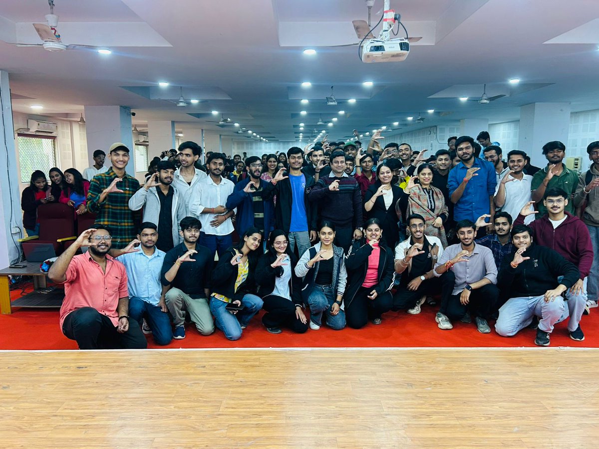 AWS Cloud Club SSTC tweet media