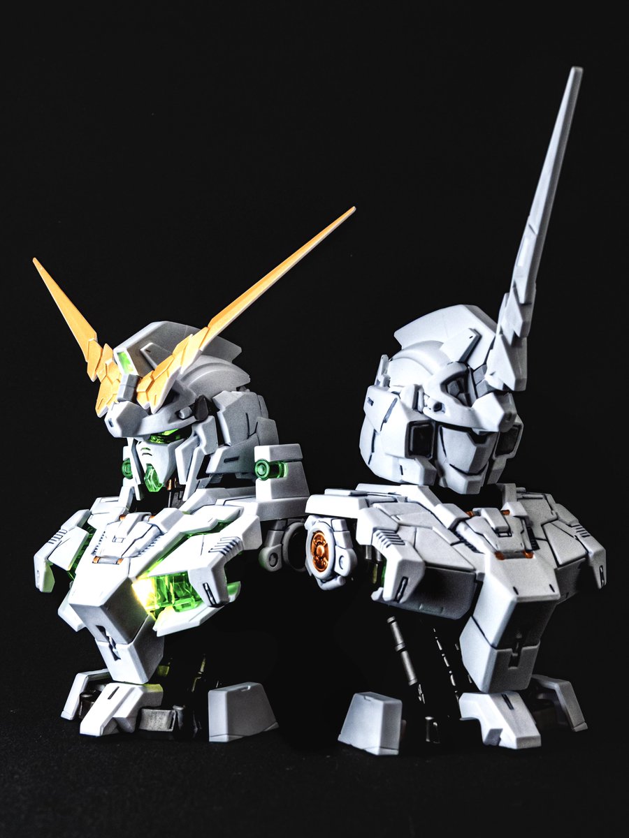 暇だったのでメカニカルバストDXを筆塗り塗装しました。
ABS素材なのでアクリジョン塗料使っています。