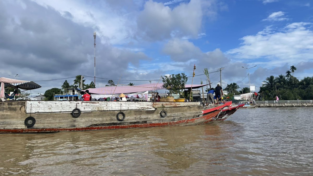 than_hoang's tweet photo. Memory of Cai Be Floating Market 🥳🥳🥳

#vietnam #vietnamthefocus #mekong #delta #market #local #floatingmarket #unique #authentic https://t.co/eSDV1CULSF