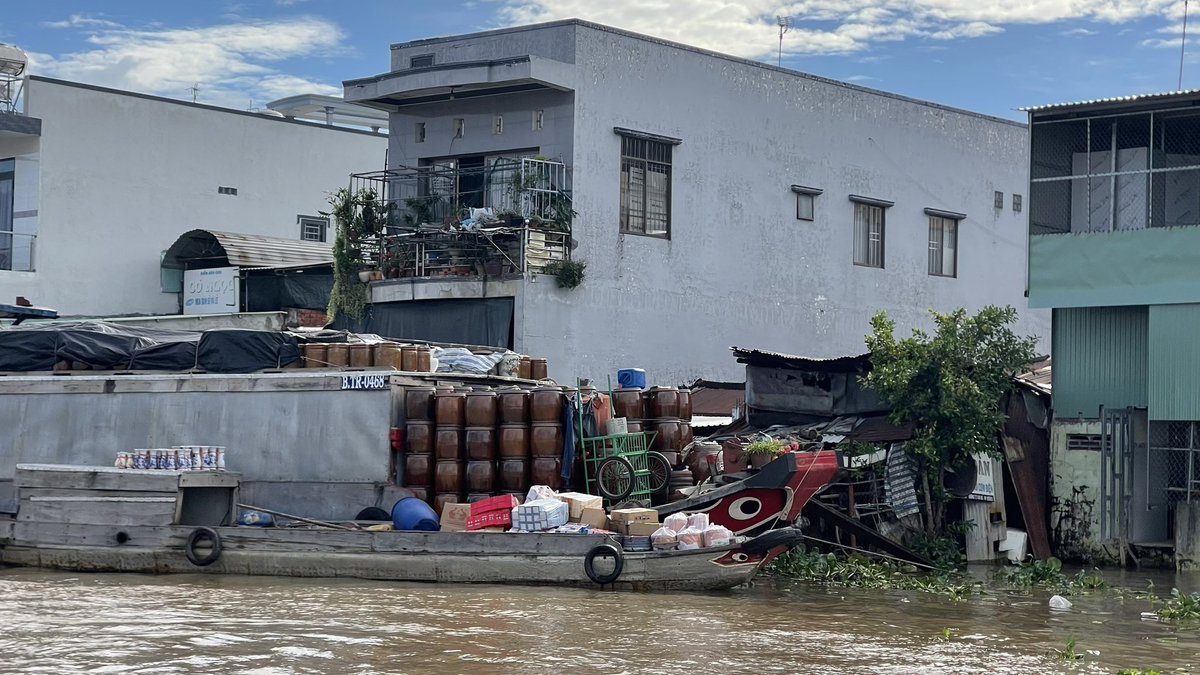 than_hoang's tweet photo. Memory of Cai Be Floating Market 🥳🥳🥳

#vietnam #vietnamthefocus #mekong #delta #market #local #floatingmarket #unique #authentic https://t.co/eSDV1CULSF