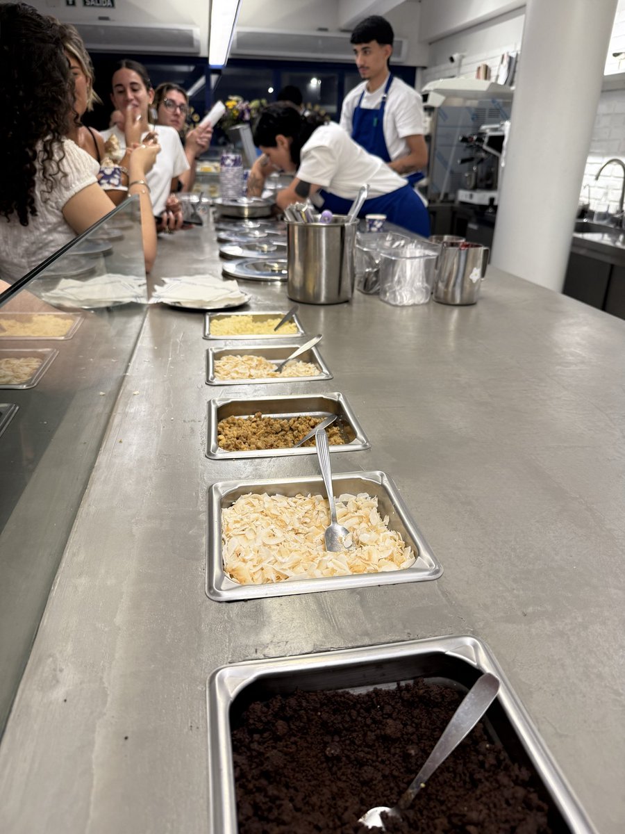 SVandelays's tweet photo. Obrador Florida

La mejor heladería de CABA?

Chocolate, limón, queso con grosellas y crumble de chocolate blanco.

A PELUCHE https://t.co/SDzuhkazn4