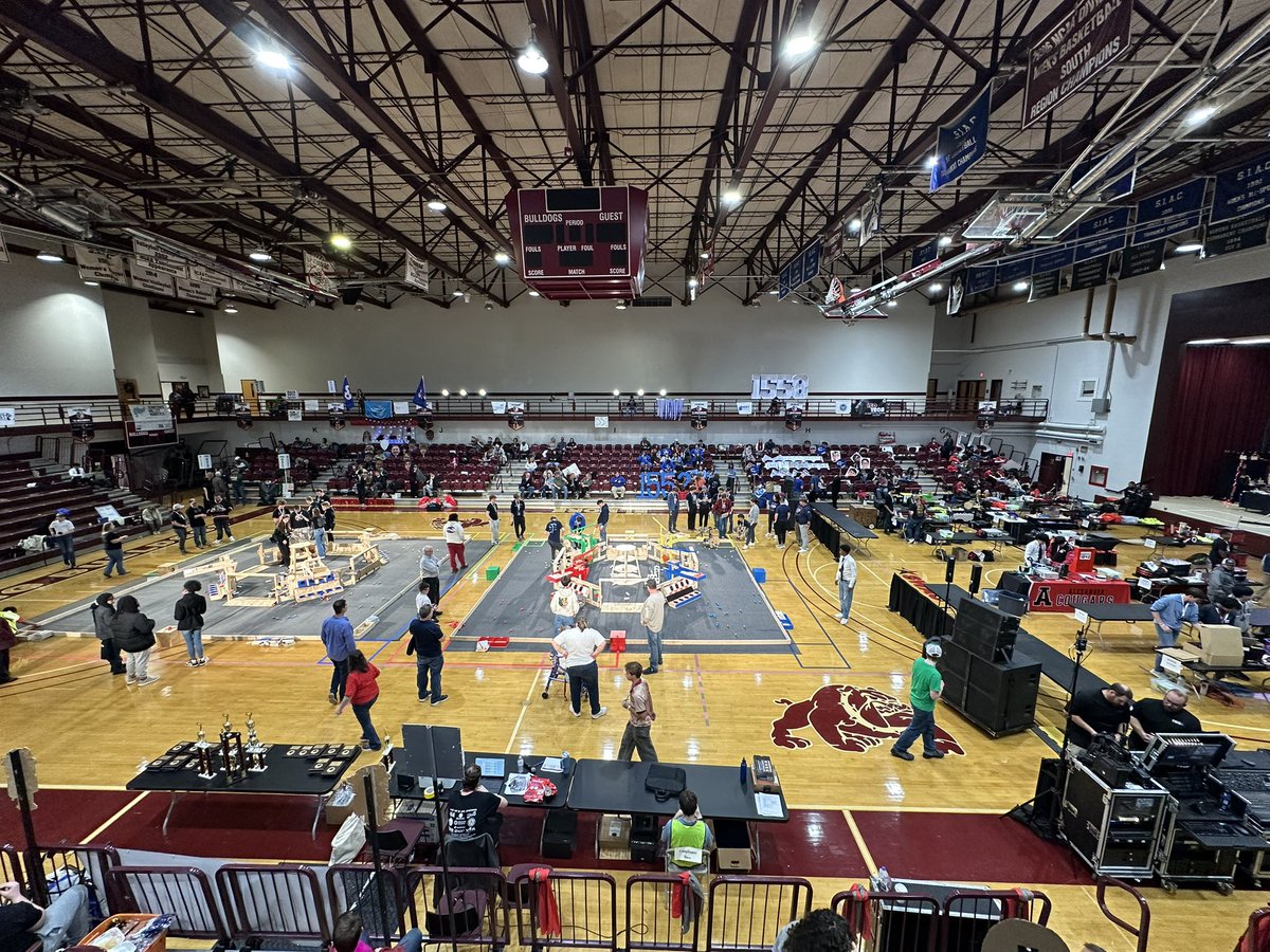 sc_robotics's tweet image. Day one at South’s BEST was a success! 🤖🙌
Field practice, judging sessions, and getting settled in. Tomorrow is the big competition and spirit day… can’t wait to bring it! ❤️🖤

#SouthsBEST #SCRobotics #GoCreek