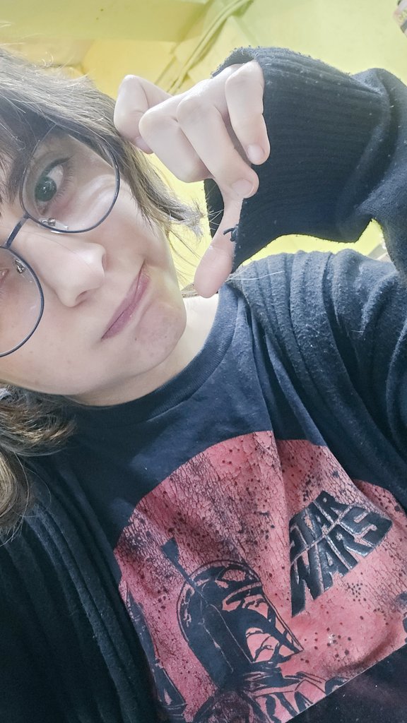 Itzel_nya's tweet photo. I feel cute. Should I cut my hair more (≡・x・≡)??
 Maybe that way I look more masculine. 

#伪娘 #男の娘 #femboy #trans https://t.co/RbMxV5bsve