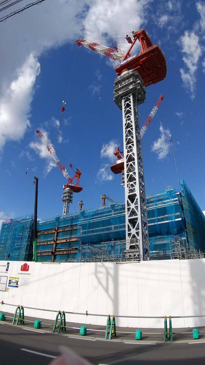 atsugi220's tweet photo. 市役所総合庁舎だいぶ骨組みが高くなってきました。完成まではまだまだ！再来年です。 https://t.co/O7yziqTIXl
