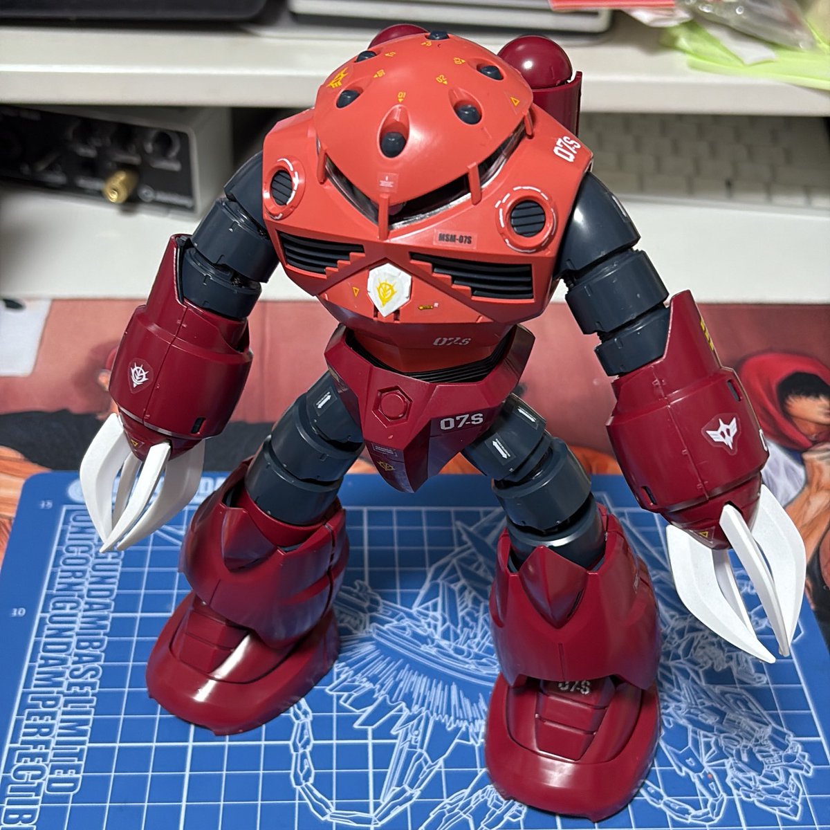 シャア専用ズゴックMG完成！ 丸い部分のデカールはムズ過ぎた！ アニメ