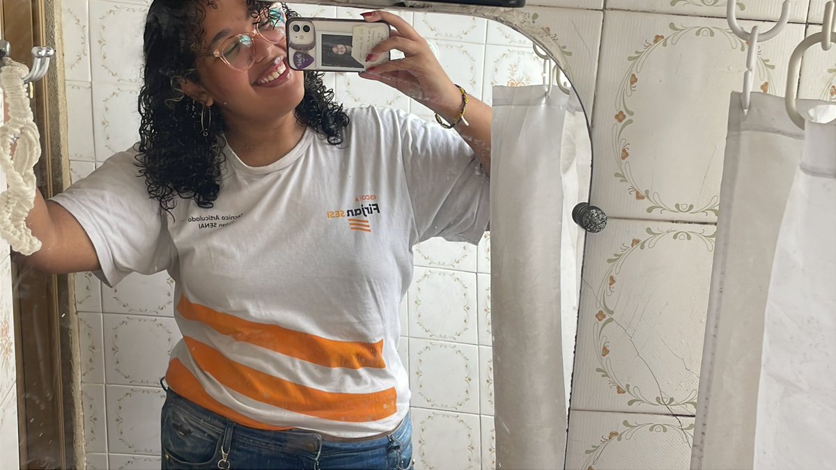 httpsjujuk's tweet image. oiii julia do passado, meio q agora vc tá indo pro 3° ano do ensino médio e adivinha: no sesi. 

(realmente foi a melhor decisão das nossas vidas, acho que vc finalmente entendeu oq é ser feliz, juju)