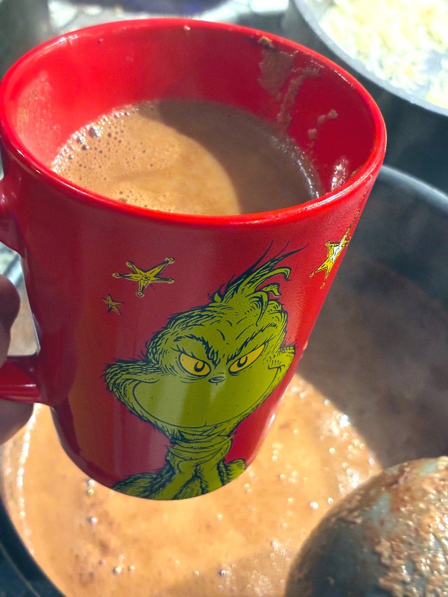 SueHappy3's tweet image. #Winteractivities 

#Cardio 
#Weights 
#ChocolateAbuelita with almond milk… 🔥