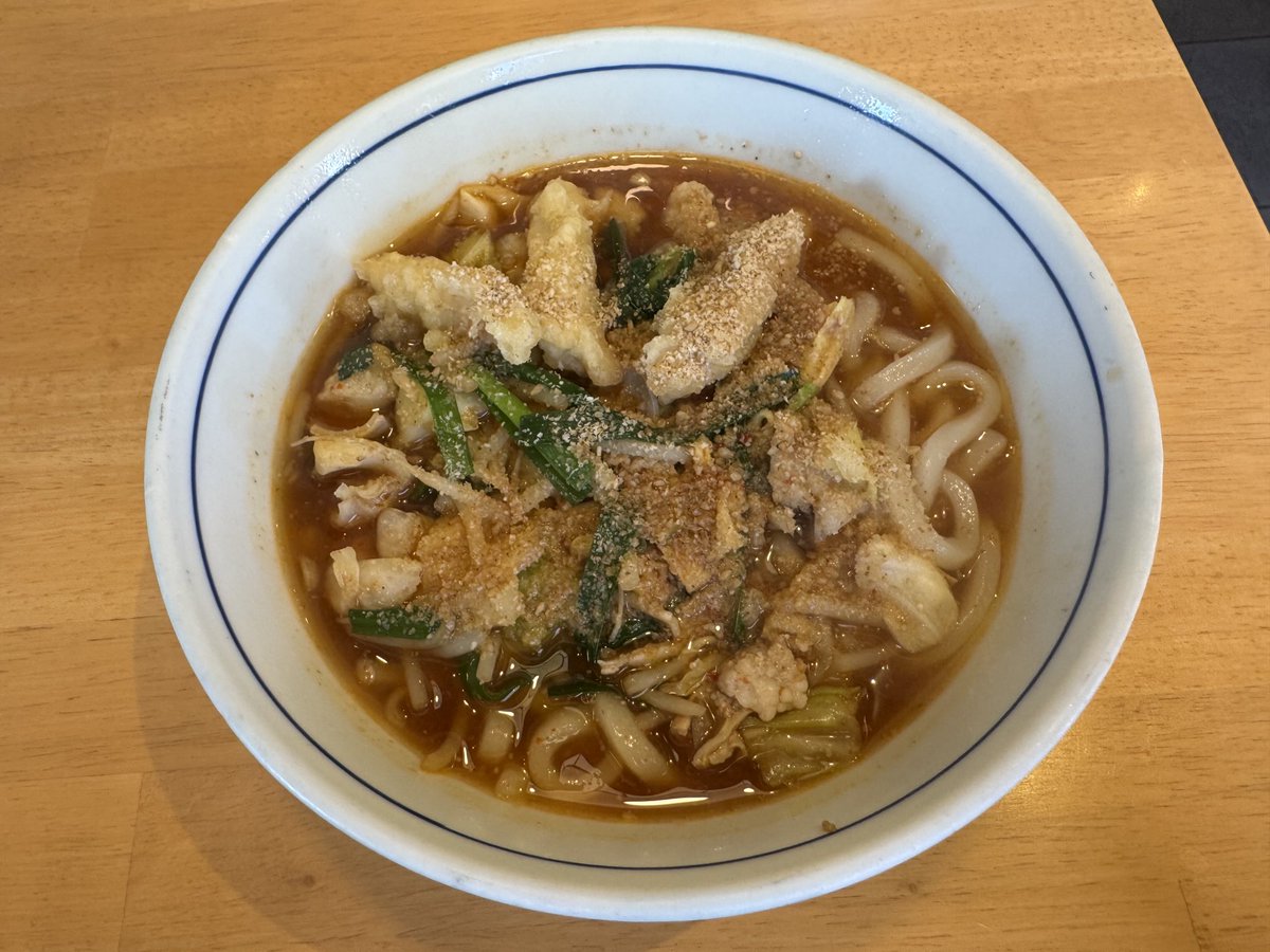 tatten01's tweet photo. #FM福岡 #モーニングジャム #うどんウエスト のコラボ #冬のうどん祭で提供している #至高のもつ鍋うどん 890円をいただきました。甘さが感じられるお汁、サクサクなゴボ天、プリプリなモツ。美味しくいただき、大満足っす！ #ナカジーうどん https://t.co/5tR1aB8rN9