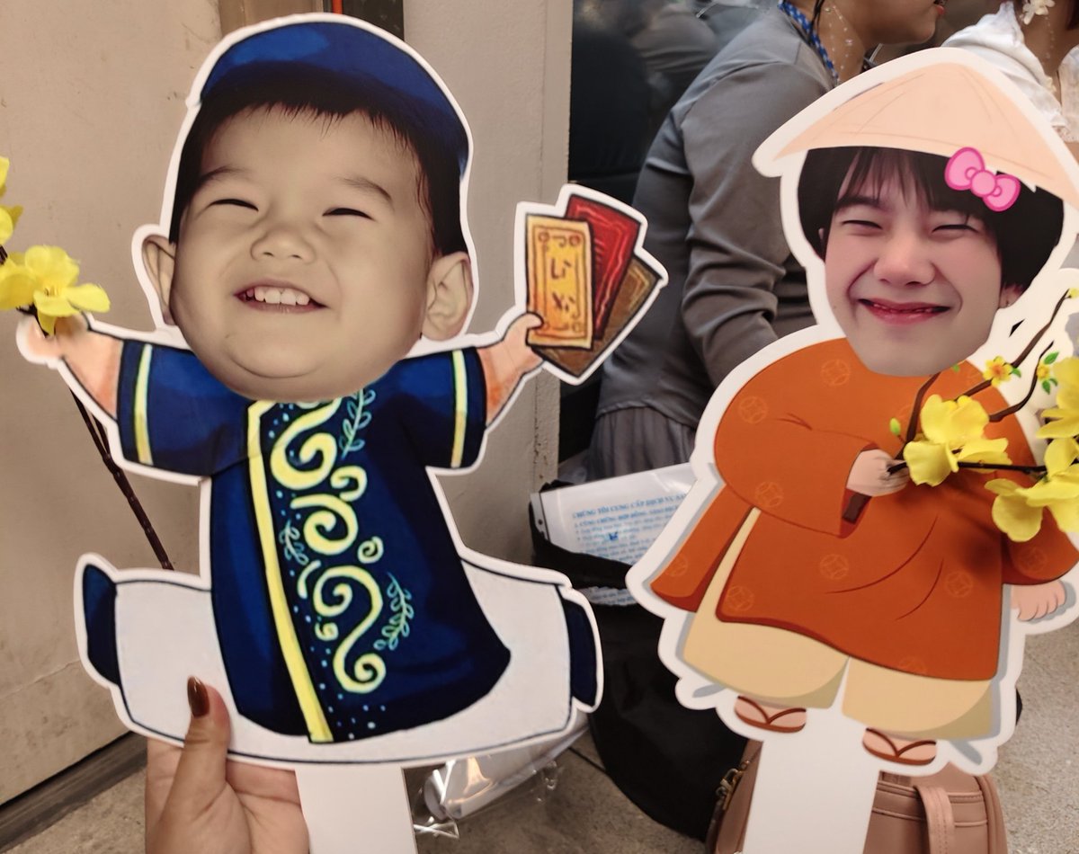น่ารักมากกกก น้อนนนนน💙🤲🏻
((ไปขอเค้าถ่ายมา5555555)) 

BUILD BKK FANSIGN
#UNLEASHTHEBUILDDAY1