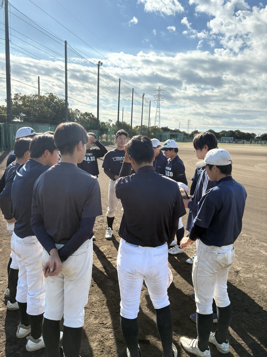 伊奈高校は昨日までテスト期間、土日を含め部活から離れた時間を各自過ごしました！休み前にはウエイトのMAX測定を行いました！毎週コツコツ続けた成果か全体的に数値が伸びていたとトレーナーから報告がありました！この冬は外部と交流する機会も多いので、グラウンド内外で成長していきます！