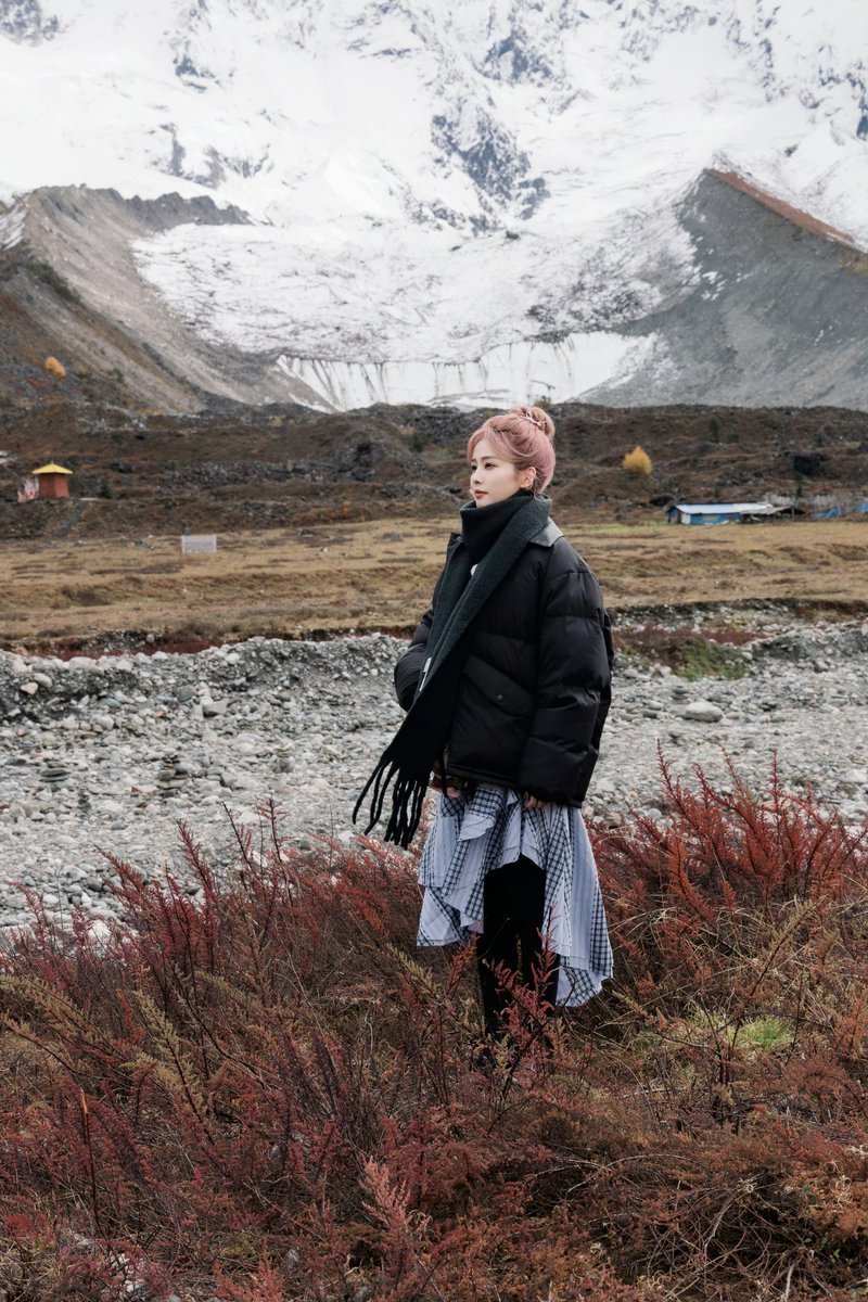 lurong_India's tweet photo. ✨ BaiLu Information Station Weibo Update ✨ 

After a brief stop in Bomi, tonight at 20:20, follow Bailu's footsteps across the Zhamo Highway and head towards the last stop of our Tibet trip—Medog!
#BaiLu #白鹿
(1/4) https://t.co/q17rAHZeIx