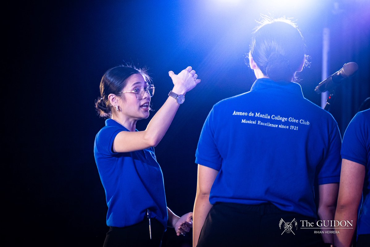 TheGUIDON's tweet image. IN PHOTOS: Students and Non-Teaching Personnel (NTP) came together at the Ateneo College Covered Courts on December 5 for Salamat sa Tumutulong, an annual thanksgiving event dedicated to the University’s NTPs. 

Organized by the Department for Student Welfare and Services, this…