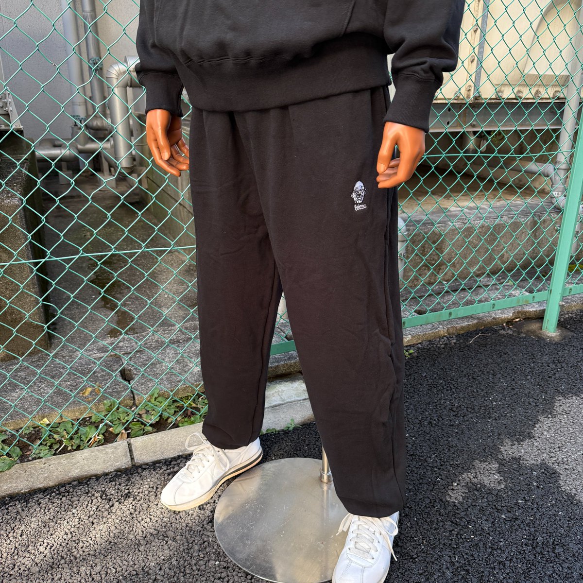 BalanceOfficial's tweet photo. 新作が到着しました♪
厚手のパーカーとダッボダボのパイル地スウェットパンツが入荷です。
■詳しくは⇒ https://t.co/bEStkW74Mk https://t.co/1jJTwUvszj
