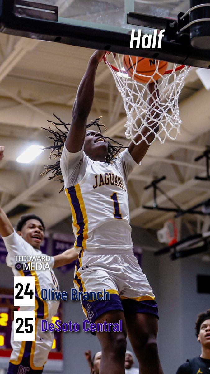 teddwardmedia's tweet photo. Halftime from Central Parkway https://t.co/acVkVCE67J
