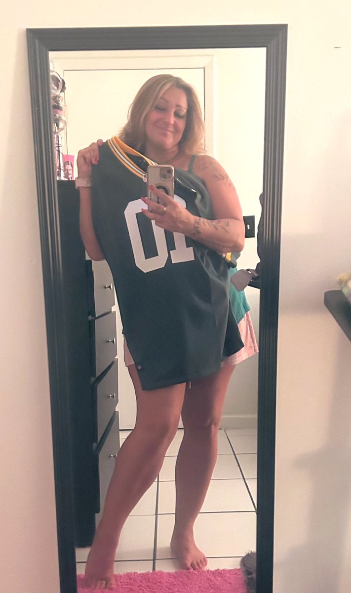 emily mac 🧀 tweet media