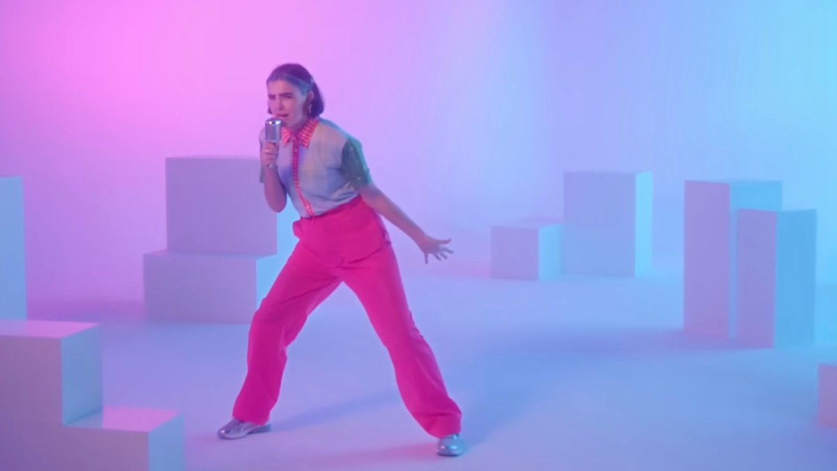 PopBase's tweet image. 6 years ago today, BENEE released ‘Supalonely’ as a single.