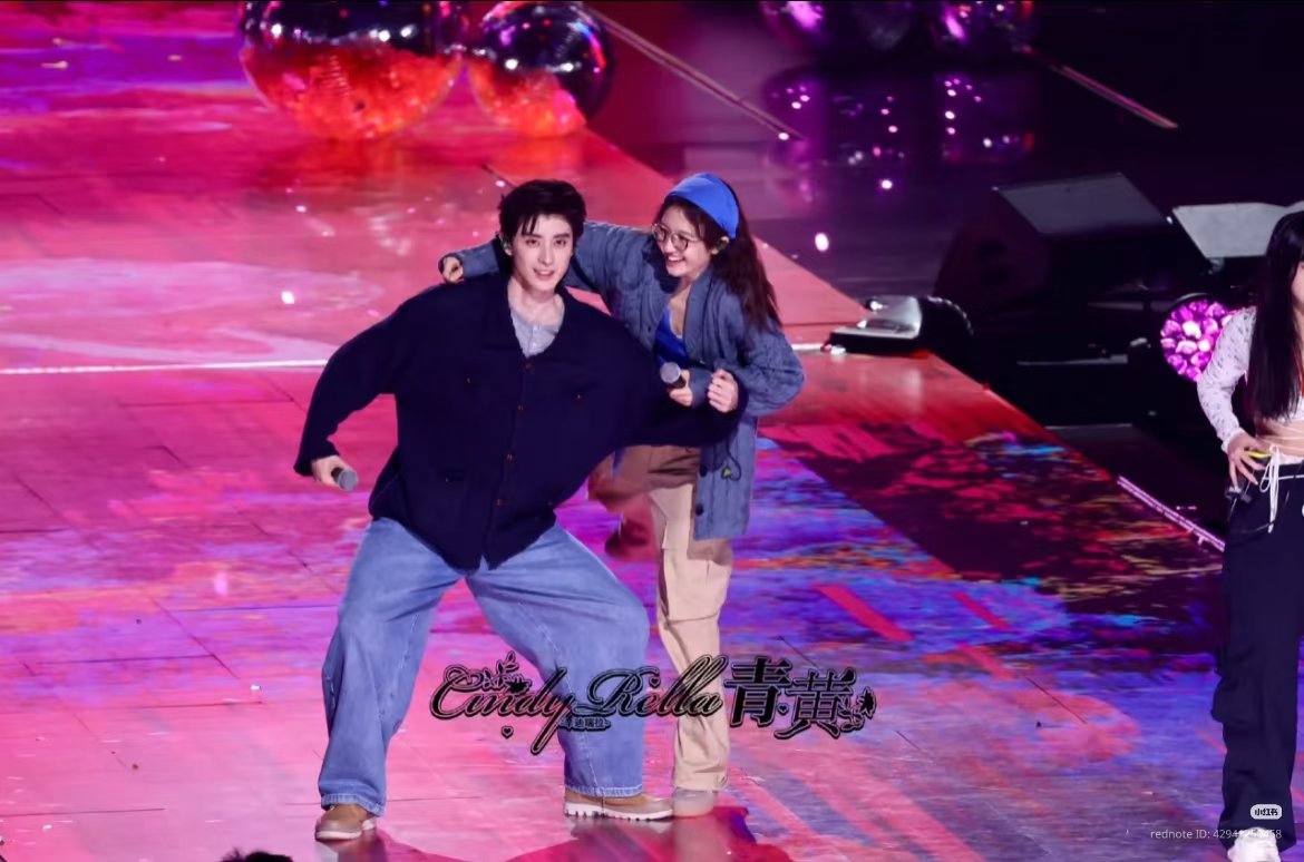 foruipeng's tweet image. 📸 251206 • Ao Ruipeng and Li Landi rehearsal for 2025 iQIYI Scream Night singing Coroner's Diary OST “This Love”

©️ Watermark

#AoRuipeng #敖瑞鹏