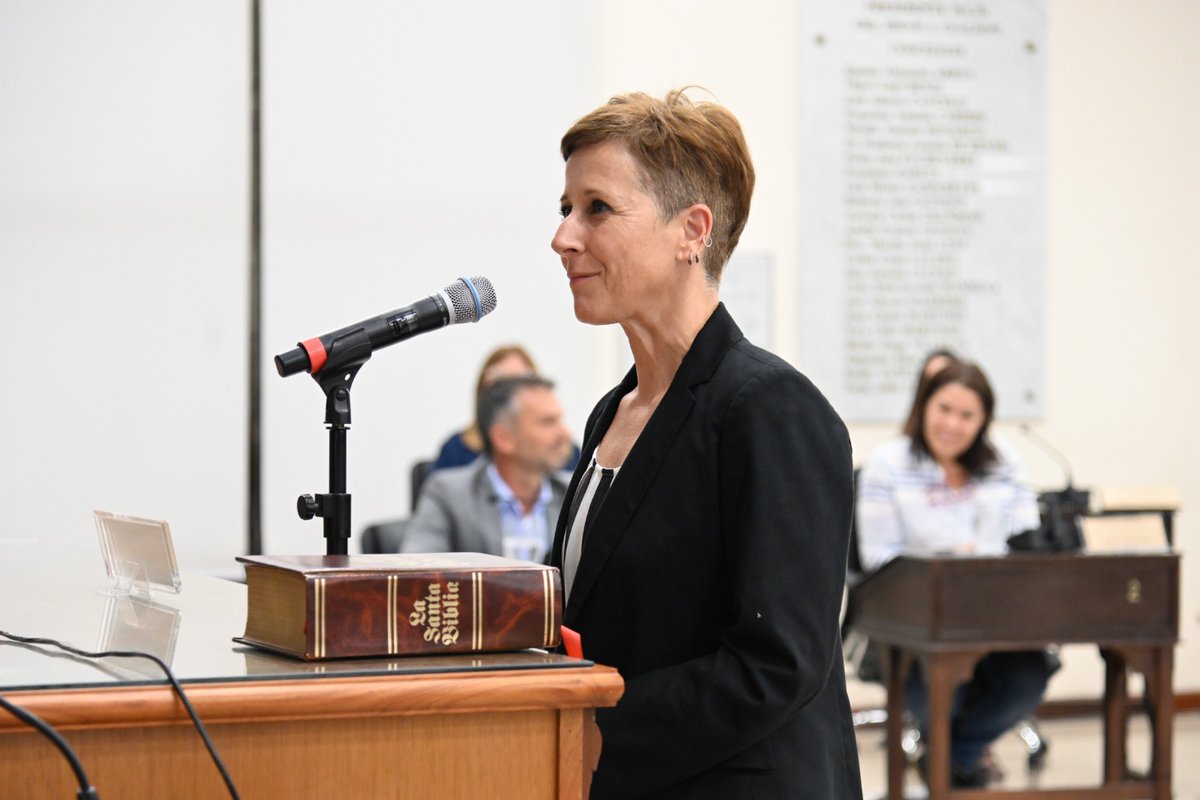 GiselaLZamora's tweet image. Acompañé el acto de jura de los 12 nuevos concejales electos de Tigre para el período 2025-2029 en el Honorable Concejo Deliberante (#HCD). ¡Felicitaciones a todos y todas!