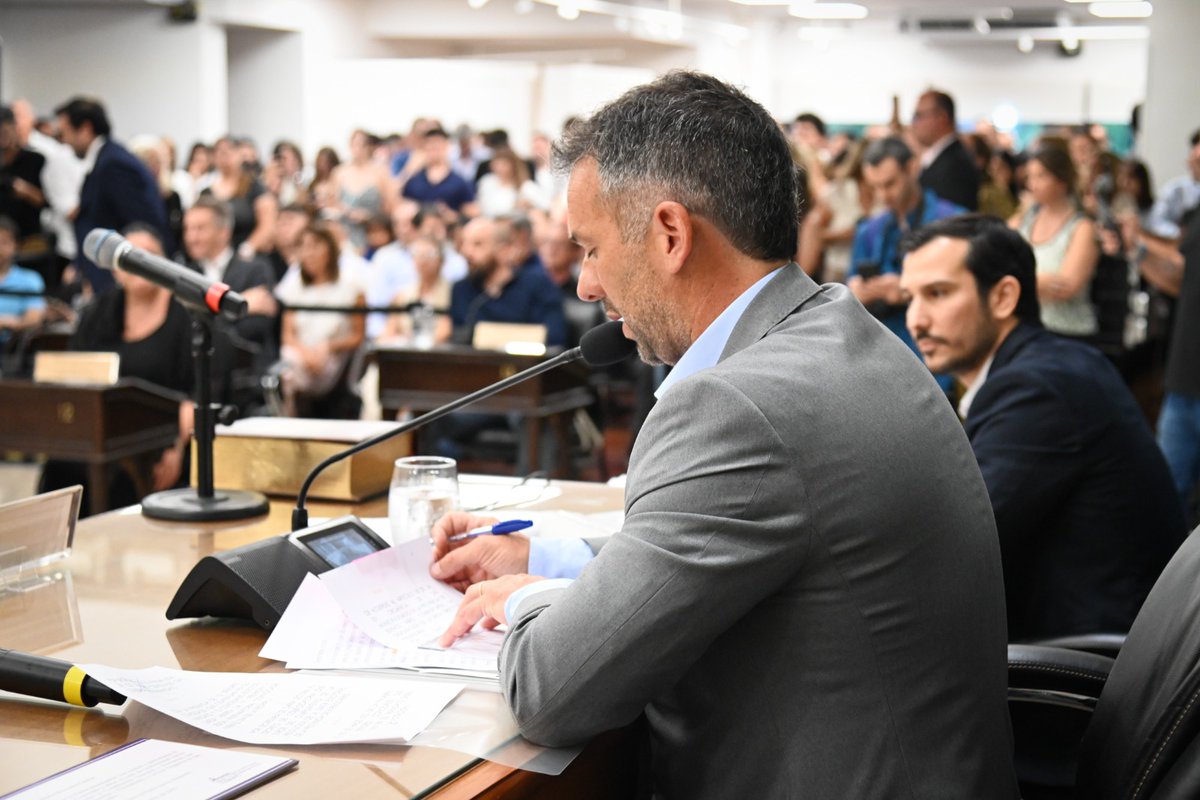 GiselaLZamora's tweet image. Acompañé el acto de jura de los 12 nuevos concejales electos de Tigre para el período 2025-2029 en el Honorable Concejo Deliberante (#HCD). ¡Felicitaciones a todos y todas!