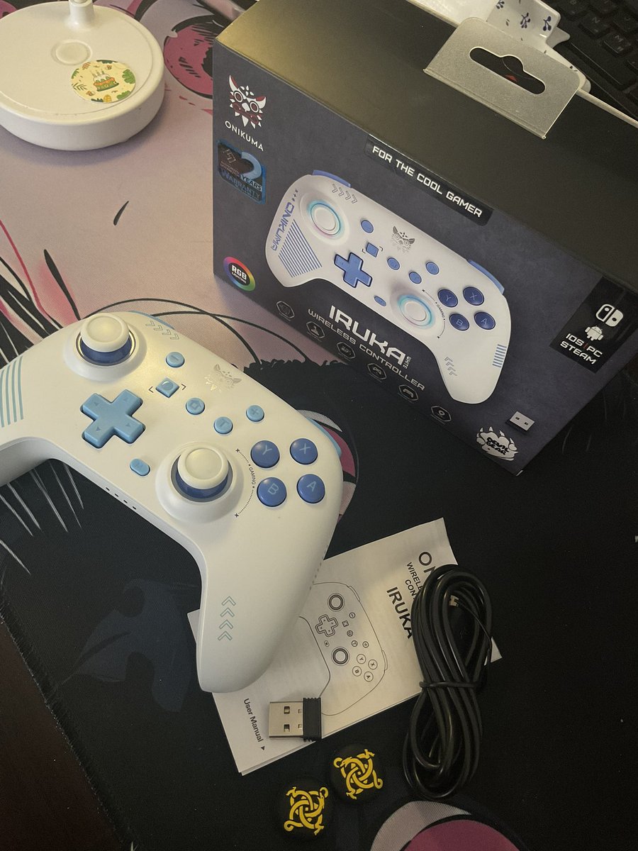 yvenomjin's tweet photo. ส่งต่อ จอย Onikuma IRUKA Wireless Controller 
🤍 สีฟ้าขาว อุปกรณ์ในกล่องมีครบ แถมจุกซิลิโคน

สายชาร์จ,ตัวรับสัญญาณ USB ,คู่มือ
รองรับ: Nintendo Switch / PC / iOS / Steam
มีระบบสั่น, ไจโรสโคป, Turbo, ปรับ RGB ได้ 
💰 ราคา: 610 ส่งฟรี
สภาพ: 90% ใหม่มาก ใช้งานได้ปกติ https://t.co/mwC5UqRR84