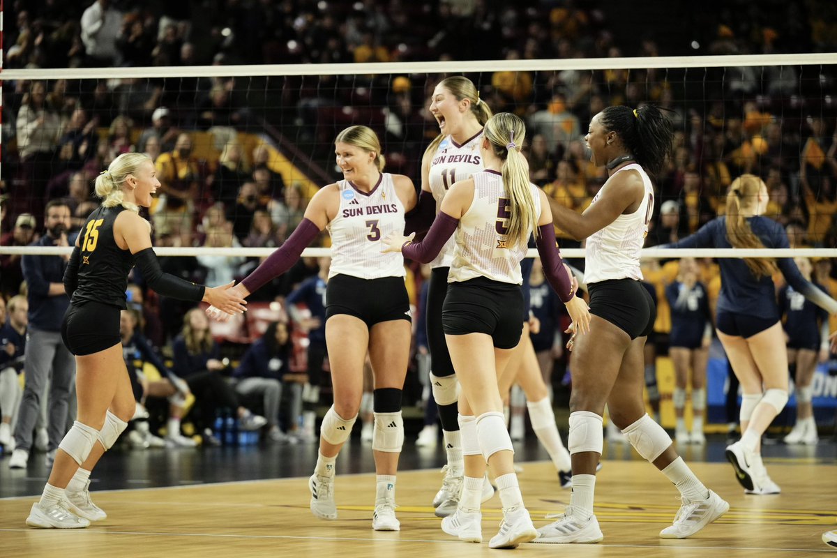 SunDevilVB's tweet photo. We're going to the REGIONAL SEMIFINALS 🎉🥹

#ForksUp https://t.co/r8WUa3OuCb