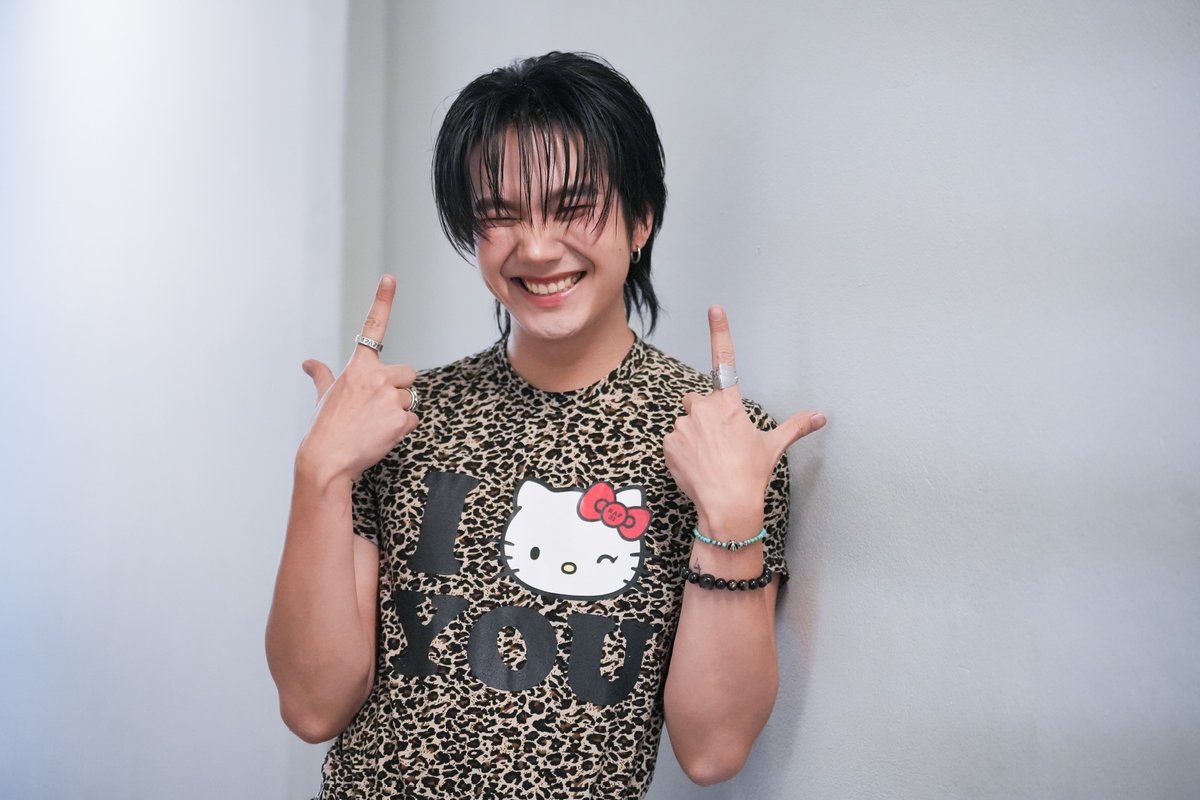 มาเดากันคับว่าจะเจอกันลุคไหน

BUILD BKK FANSIGN 

#UNLEASHTHEBUILDDAY1