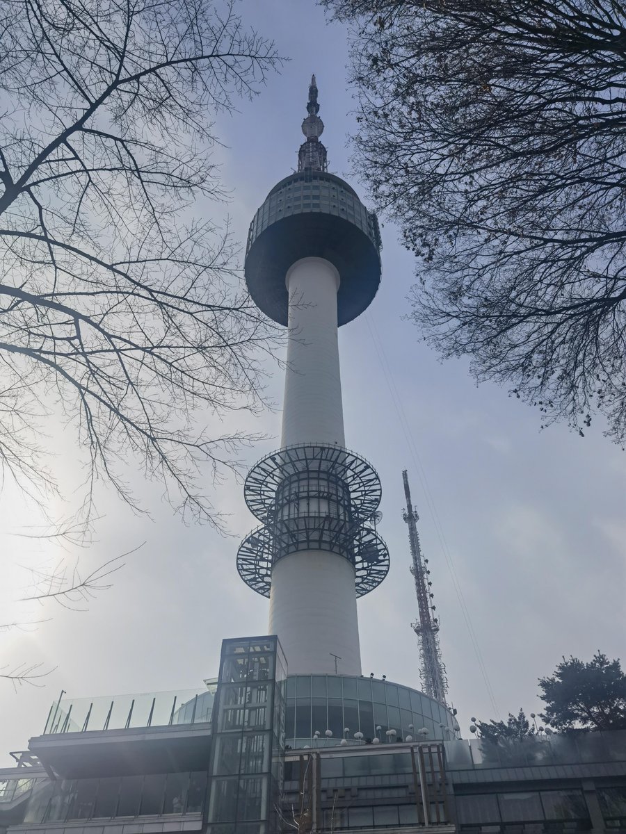 ChoiJi_a's tweet photo. It's okay, even though the weather is gloomy, the food is delicious #NamsanTower #남산타워 #Seoul #서울 #Food #음식 #DailySharing #일상공유 #Photography #사진 https://t.co/eA7H3vZ0rS