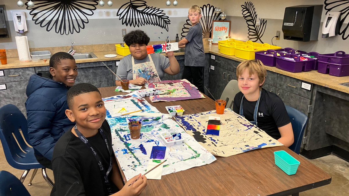 MrsR_Art's tweet image. Art 1 continued their exploration of Acrylic Paint today by learning different techniques and then practicing them through mini artworks. #FalconArt #Art1 #MiddleSchoolArt