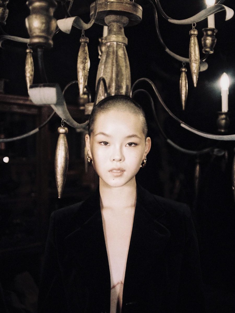 mamechandazo's tweet image. XG 인스타그램 #코코나 #COCONA 

안녕하세요, 코코나입니다. 🐉
오늘로 스무살이 되었어요.
스무살이라는 전환점을 맞이하여 지금까지 마음 속 깊은 곳에 담아두었던 생각을 이야기하고자 글을 써요.
저는 AFAB 트랜스매스큘린 논바이너리입니다.
올해, 가슴 절제 수술을 받았습니다. 
태어났을 때의…