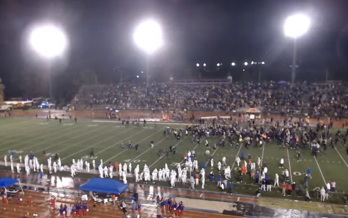 AllenGWaddell's tweet image. What a scene at Tad Gormley as St Aug walks off John Curtis on the last play of the game to go to the Dome for the 1st time since 1979 #PrepFootball
