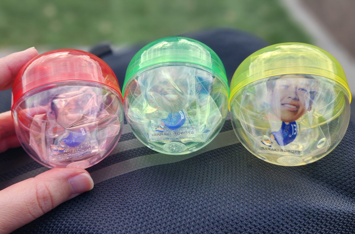 茨城ロボッツ 【求】ヤンジェミン 【譲】チェキ風トレカ(0、3、7×2、8