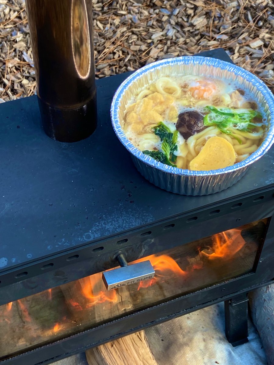 dragonto1102's tweet photo. 鍋焼きうどんからの
エビのアヒージョ🦐 https://t.co/zl2S0kinxL