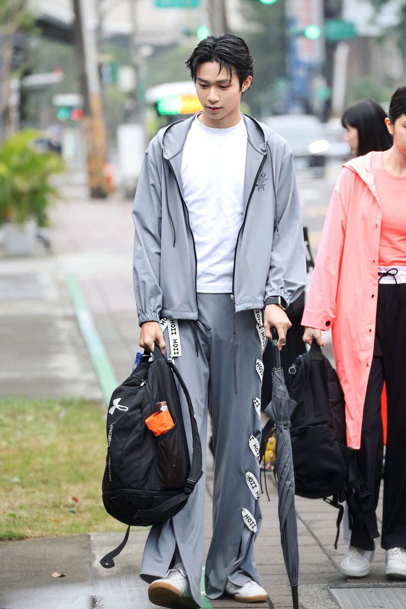 Aibashaoyi0828's tweet image. 251103 HOII2026新品發佈會

好久不見呀🤩

#李振浩 #이진호 #HOII #后益