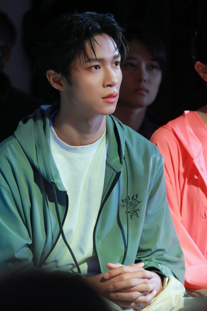 Aibashaoyi0828's tweet image. 251103 HOII2026新品發佈會

#李振浩 #이진호 #HOII #后益