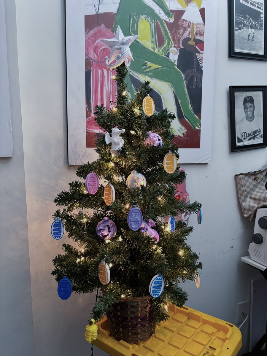 It’s an ƎRAЯE NYC® Holiday 🐊