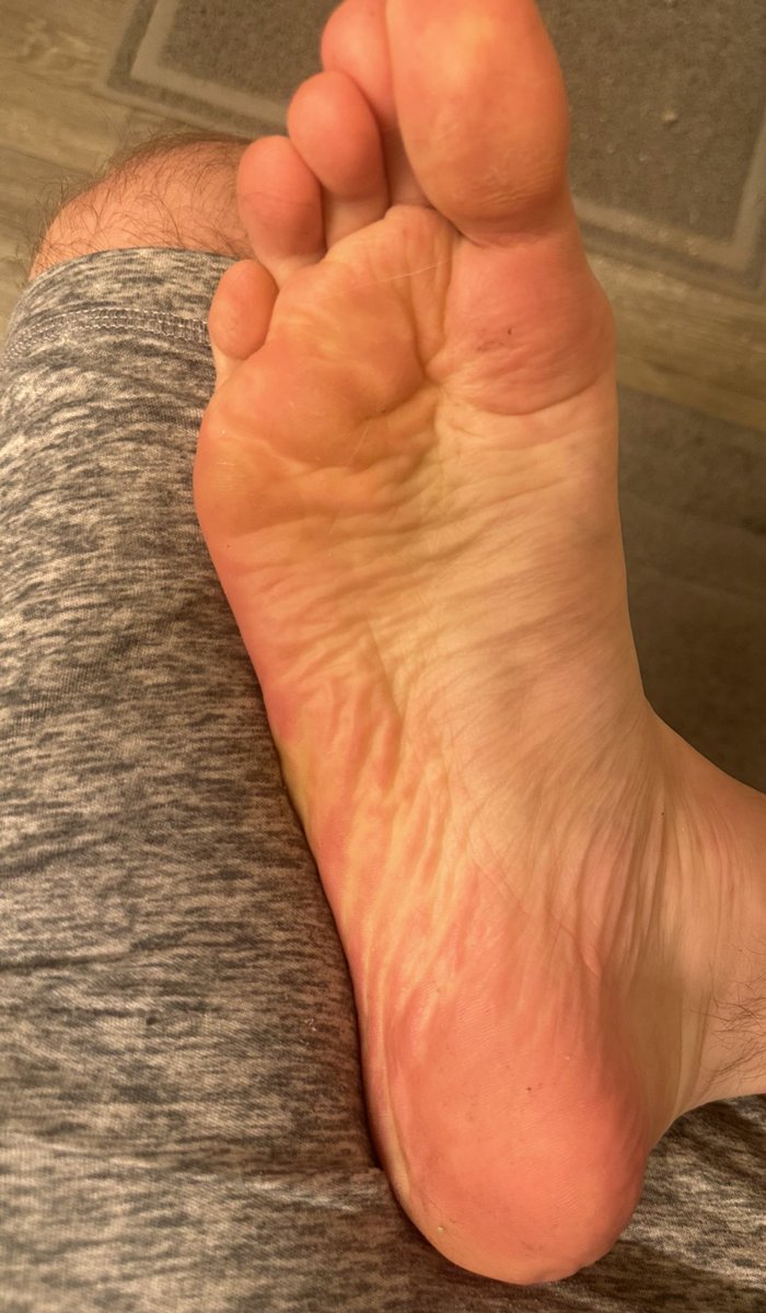 TallVegasTyler's tweet photo. Yo pledge! Come here and lick the dirt off my massive feet! And don’t even fucking hesitate if you’re serious about joining this frat https://t.co/F2ijyf7OnN