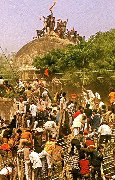 गर्व है ।
#शौर्य_दिवस 
मंदिर वहीं बनाया है ।