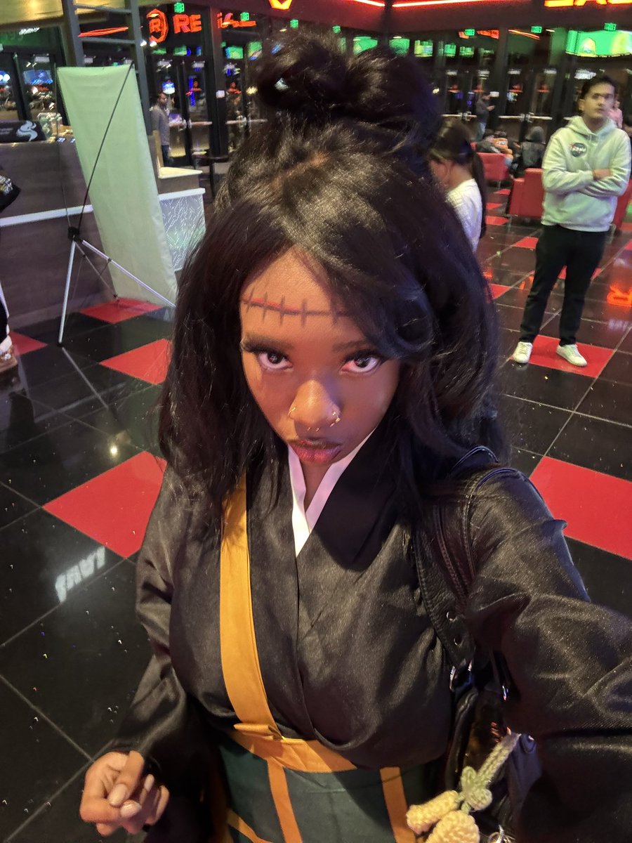 moviegoer 1&amp;2: aye we fuck with your fit 
me: oh thank u!
moviegoer 1&amp;2: what are you here to see?
literally me: