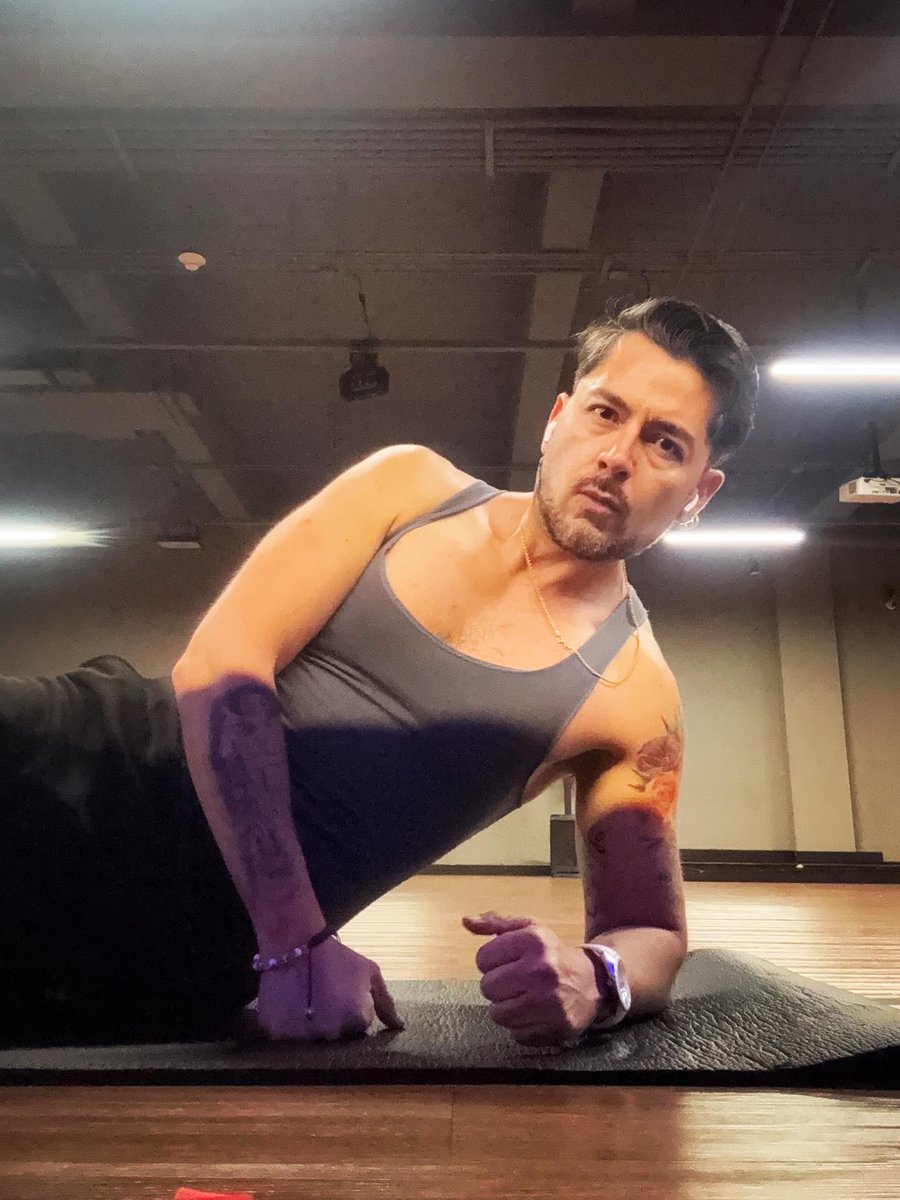 arandanod7's tweet image. Lo quiero todo #happybday 🫰💖🖤