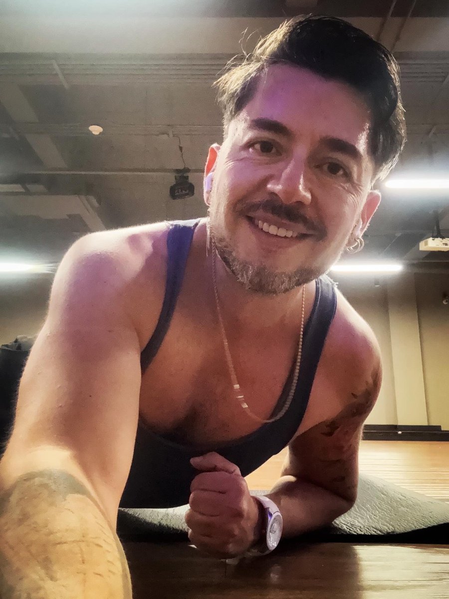 arandanod7's tweet image. Lo quiero todo #happybday 🫰💖🖤