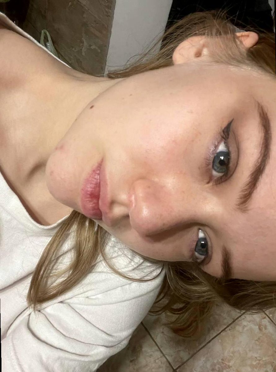 PEacec19u's tweet image. boba run at 2am because my feelings needed tapioca therapy 🧋