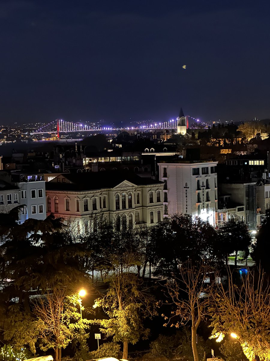 Всем доброе утречко❤️
Вид из окна✨