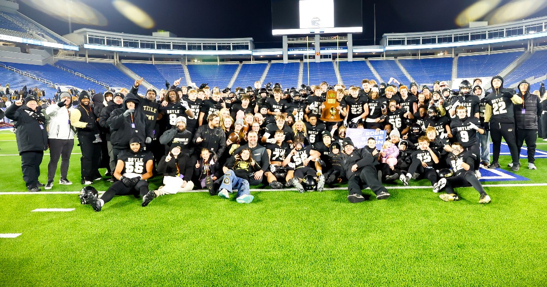 KHSAA's tweet photo. Boyle County wins the Class 4A UK HealthCare Sports Medicine Football State Finals.  
Rebels, get Championship Shirts from https://t.co/pNcVaO6kV4 #khsfb
@BCRebelFootball @FLYERATHLETICS
📸 @LesNicholson https://t.co/7PJQFenuat