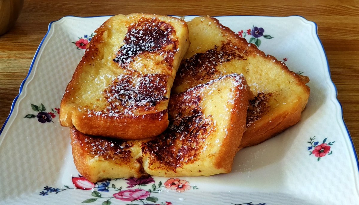 さ、お昼ごはん食べよっと。
パンだけど。😅
フレンチトースト。
