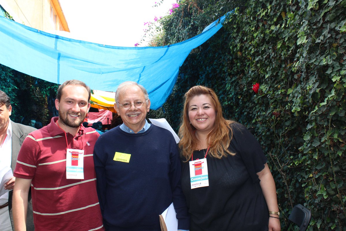 <a href="/radioamlo/">radioamlo</a> de luto. Ha partido <a href="/Jjacobino/">Jacobino</a> Maestro , amigo , tuitero y sobre todo un gran ser humano .  <a href="/LuisaAlcalde/">Luisa Alcalde</a>  <a href="/lopezobrador_/">Andrés Manuel</a>  <a href="/Claudiashein/">Claudia Sheinbaum Pardo</a>  <a href="/druidajvc/">Enrique Valdivia</a>  (Foto mia en útima asamblea de fundadores de morena) Q.P.D.