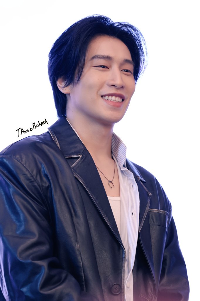 Meet &amp; Greet session with fans

Happy to finally see you in Suzhou! 
<a href="/biblesumett/">Bsumettikul</a> 

#YoungTuDayxBible #BibleWichapas