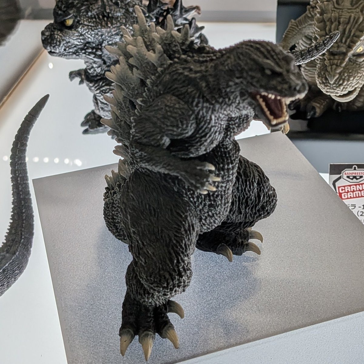 プライズフィギュア 東宝怪獣シリーズ 怪獣咆哮撃 ゴジラ (2001) 10個 初代ゴジラ」が超リアルフィギュアになって進撃！“怪獣咆哮撃”シリーズ